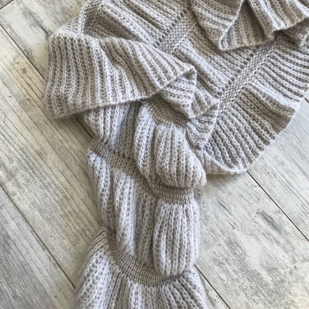 ⭐️ Host Pick ⭐️ Sisley wool taupe ruffle shrug - Picture 3 of 4